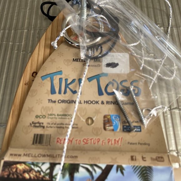 TIKI TOSS Hook and Ring Toss Game - Short Board Edition - Indoor Outdoor - Picture 3 of 4